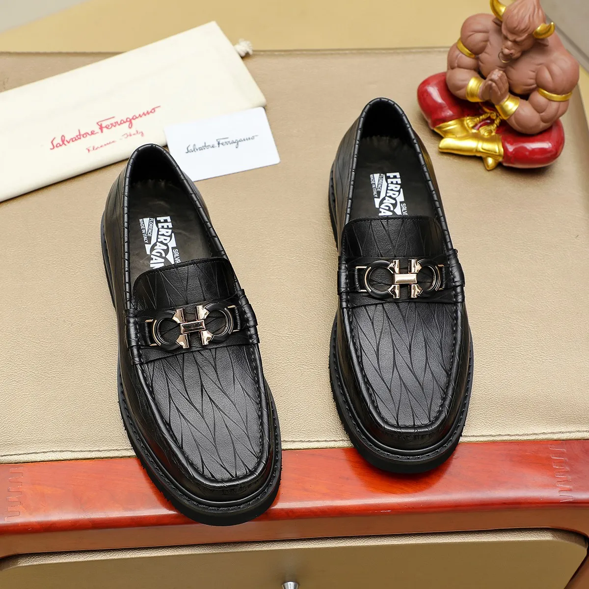 Men's shoes 💰500 Ferragamo [Ferragamo] top imported suit men's shoes 💯Original copy of the official website, product materials: selected imported embossed calfskin + luxury hardware buckle accessories ~ imported water-dyed cow 🐂 leather lining. Strong three-dimensional visual effect, original combination outsole, multiple colors available😘 Size: 38-44 (.45.46. Customized)
